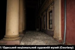 6 листопада музею виповнилося 124 роки. Цього дня його працівники були змушені фіксувати пошкодження та ліквідувати наслідки обстрілів.