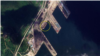 27일 라진항의 모습. 대형 선박(원 안)이 정박해 있다. 사진=Planet Labs
