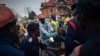 Momemi tuku tuku azali kobunda na moyi pulusu moko na bokoti bwa libanda lya masona ya Unité na Goma, Nord-Kivu, 16 sanza ya zomi na mibale 2018
