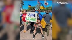 Як відомі українці у США промотують Україну завдяки прапору