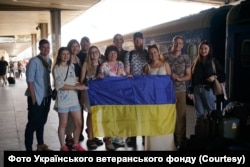 Вільям Аттіг та інші члени американської делегації з представниками Українського ветеранського фонду