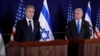 Sekretari Blinken duke folur përkrah Kryeministrin izraelit Netanyahu (12 tetor 2023)