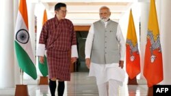 འབྲུག་རྒྱལ་པོ་འཇིགས་མེད་གེ་སར་རྣམ་རྒྱལ་དབང་ཕྱུག་དང་རྒྱ་གར་གྱི་སྲིད་བློན་མོ་དྷི།