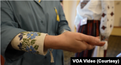 Нещодавно волонтери зі США замовили майстриням з України новинку для американського ринку - вишиті манжети.