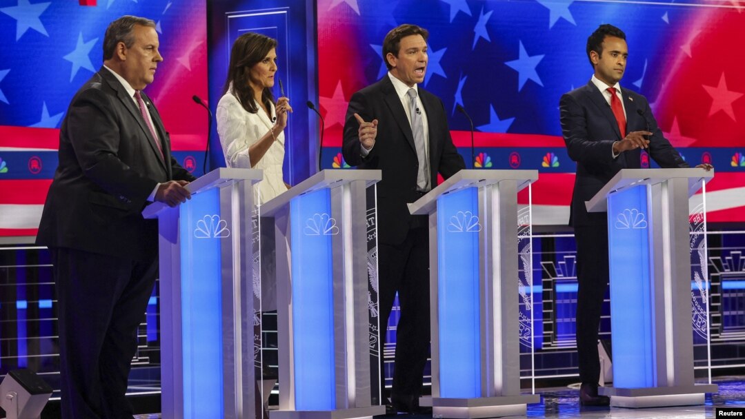 Wagombea urais wa chama cha Republican wakiwa katika mdahalo huko Miami, Florida, Novemba 8, 2023. Picha na REUTERS/Mike Segar