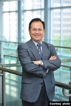 台北的政治大学经济系兼任教授林祖嘉