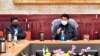 ལ་དྭགས་ལ་འབྱོར་བའི་ཕྱི་མི་ཚོར་ནད་འགོག་གི་ཁྲིམས་བསྲུང་དུ་འཇུག་རྒྱུ།