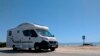 지난해 해변가 옆으로 캠핑카(Recreational Vehicle)가 세워져 있다. (자료사진)