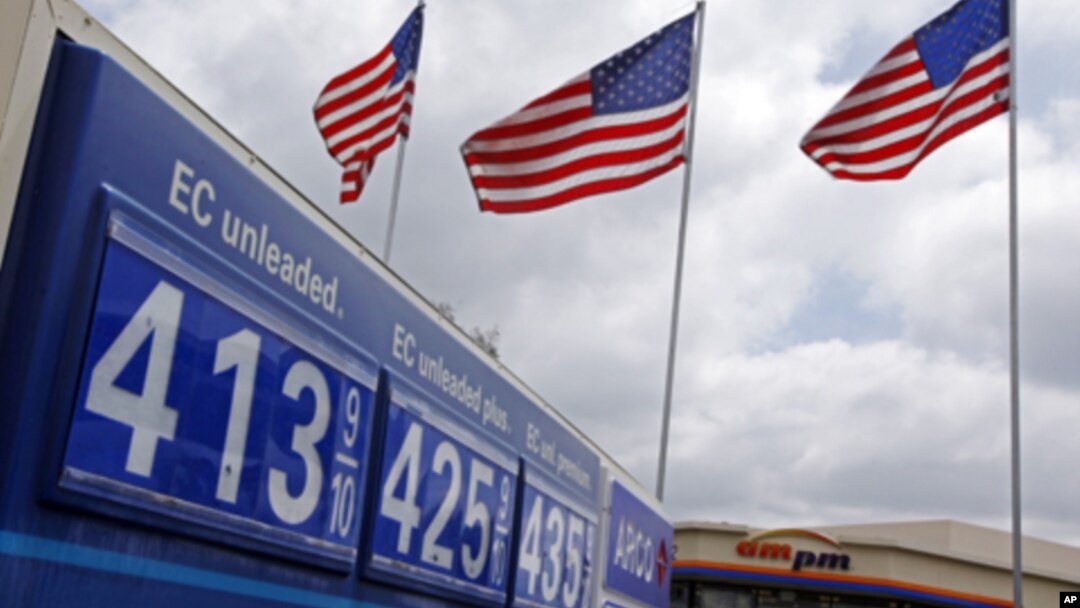 Prices at a US gasoline station (file)