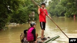 Lũ lụt làm hơn 40.000 căn nhà bị ngập và gây hư hại cho 156 kilomét đường bộ