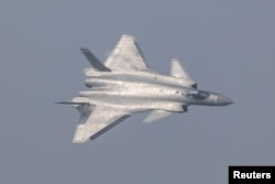 Xitoyning J-20 rusumidagi yangi harbiy samolyotlari