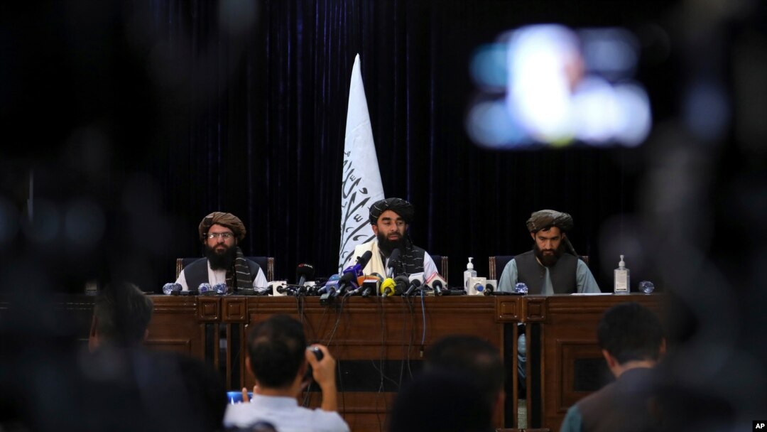 Peyvdarê Talîbanê Zabihullah Mujahid, Kabul, Afganistan, 17ê Tebaxaê, 2021. 