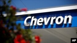 Chevron demite 300 trabalhadores