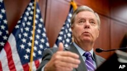 Sanata Lindsey Graham,dan Republican daga jihar Carolina ta Arewa wanda ya kara da Sanata Ryan Paul shi ma dan Republican daga jihar Kentukey
