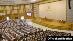ပြည်သူ့လွှတ်တော်။