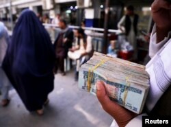Afg'oniy 2021-yilning yozida Tolibon hokimiyatga kelganidan beri yanayam qadrsizlanib, Afg'oniston iqtisodiyoti oldingidan ham nochorlashgan