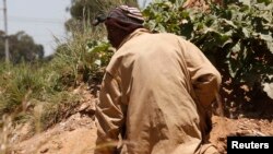 Illegal Miners Refuse Rescue 