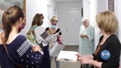 «Підбадьорюючі пакунки» для українців, що важко переживають коронавірус у Нью-Йорку. Відео