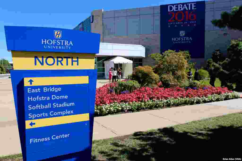 This will be Hofstra University&#39;s third consecutive presidential debate, after the school hosted in 2008 and 2012. (B. Allen/VOA)