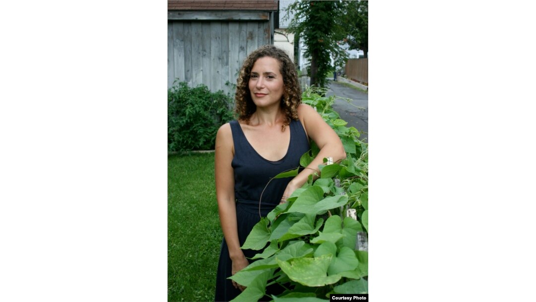 Author Lizzie Skurnick: Writer and poet Lizzie Skurnick says nothing is more interesting and meaningful like words. (Courtesy - Casey Greenfield)