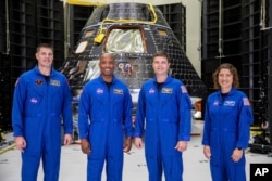 Команда Artemis II у Космічному центрі НАСА у Флориді, 8 серпня 2023. Kim Shiflett/NASA via AP