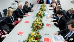 AQSh Davlat kotibi Reks Tillerson va Rossiya Tashqi ishlar vaziri Sergey Lavrov Germaniyada uchrashmoqda, Bonn shahri, 16-fevral, 2017-yil