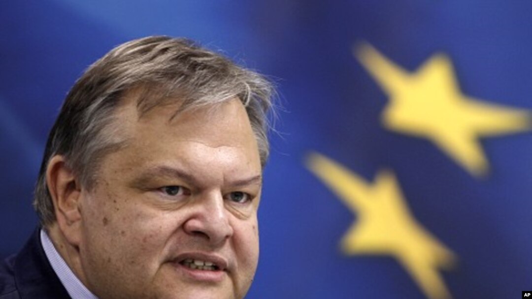 Greece's Finance Minister Evangelos Venizelos addresses reporters during a news conference in Athens September 2, 2011.