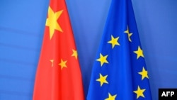 中国国旗与欧盟旗帜