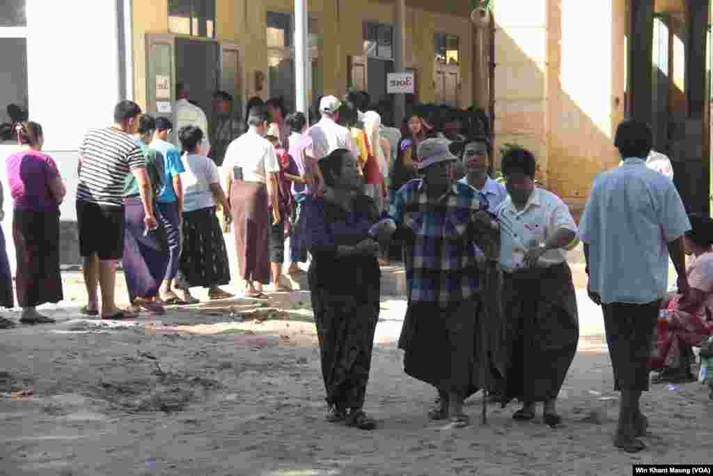 Myanmada o'tgan parlament saylovlarida Aun San Su Kiy boshliq muxolif partiya, Demokratiy uchun milliy liganing qo'li baland kelgan. Hukmron partiya mag'lubiyatini tan olmoqda. Oxirgi chorak asrda o'tkazilgan ilk erkin saylovlar bu.