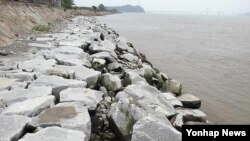 지난달 말 서해 최전방 북방한계선 인근 인천광역시 강화군 교동도 앞바다로 내려온 북한 주민 1명이 망명한 것으로 밝혀졌다. 사진은 인천시 강화군 교동도 해안. (자료사진)