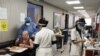 미 CDC 취약층 부스터샷 승인...'의사당 난입' 조사위 트럼프 측근 소환