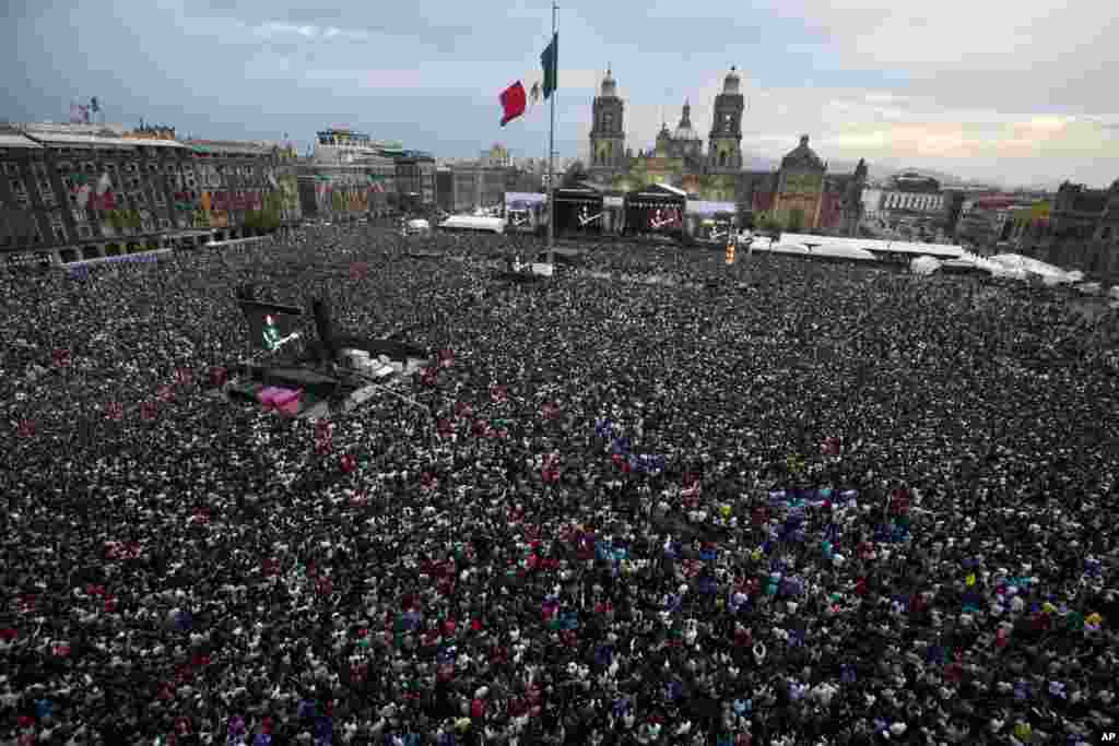 Rock in Spain performs during a concert in Mexico City's main square, the Zocalo, Oct. 8, 2017. The free concert, "Estamos Unidos Mexicanos," was held for those who were impacted by the Sept. 19, earthquake.