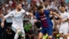 Le défenseur du Real Madrid Sergio Ramos et l'attaquant du FC Barça Lionel Messi à Madrid, le 16 août 2017.
