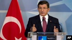 Turkiya Bosh vaziri Ahmet Dovuto'g'li