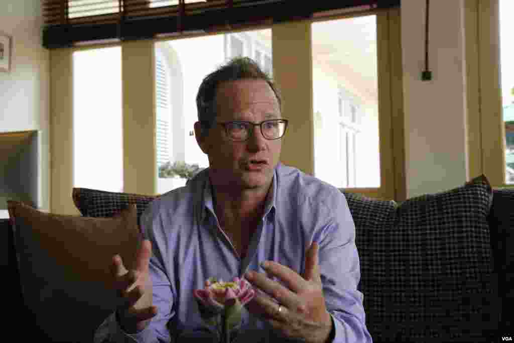 Jonathan Friedland, Chief Communications Officer of Netflix Inc, gives an interview to VOA Khmer following a a press conference about a Netflix-produced drama, "First They Killed My Father" at Grand Hotel D'Angkor in Siem Reap, Cambodia, February 18, 2017. (Kann Vicheika/VOA Khmer)