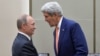 Tổng thống Nga Vladimir Putin (trái) chào đón Ngoại trưởng Hoa Kỳ John Kerry trước cuộc họp với Tổng thống Barack Obama bên lề Hội nghị Thượng đỉnh G-20 ở Hàng Châu, Trung Quốc, ngày 5 tháng 9 năm 2016.