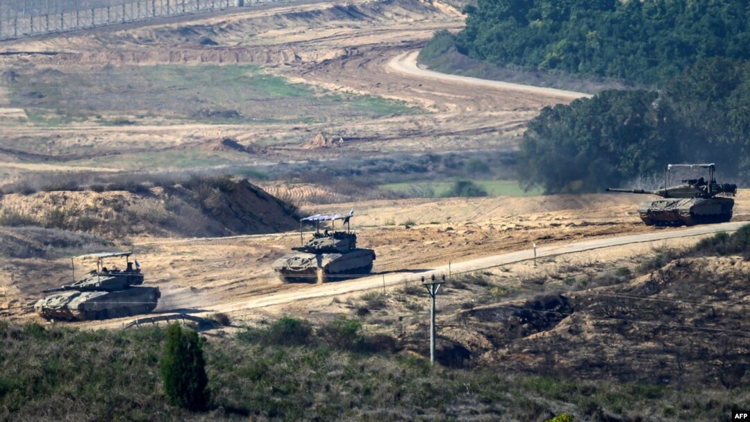 İsrail ile Hamas arasındaki çatışmalar sürüyor. İsrail tankları, Gazze Şeridinde ilerlerken - 3 Aralık 2023