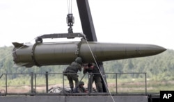"Iskander" taktik raketalari, Kubinka, Rossiya