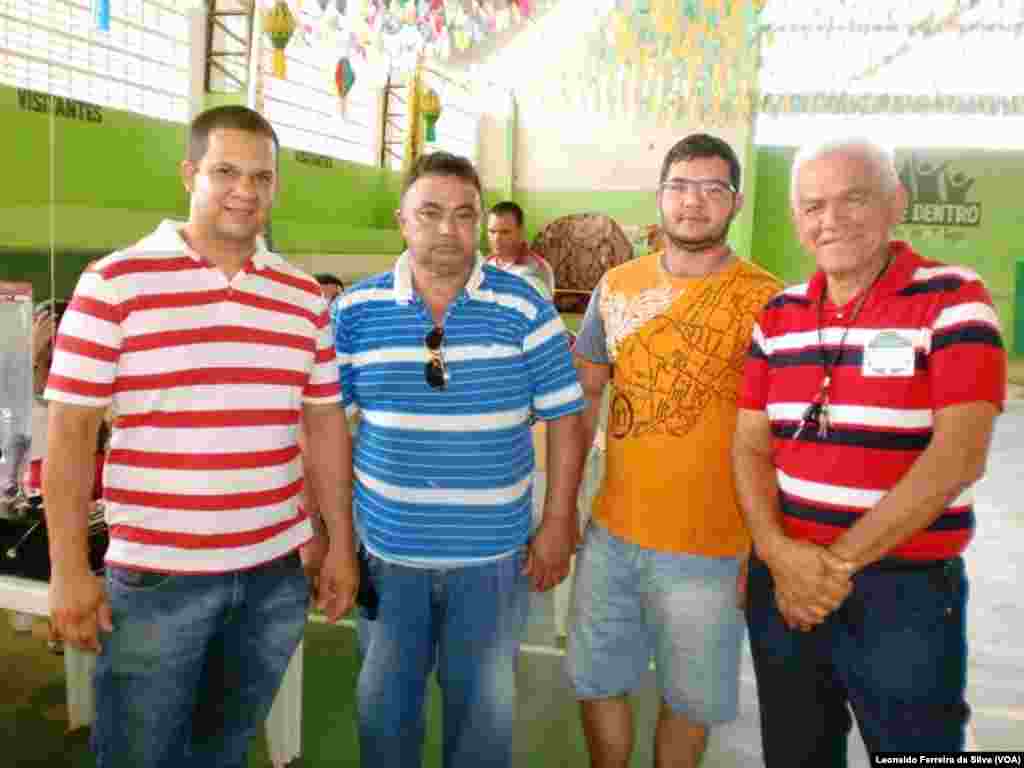 Participantes do III Encontro de Radioamadores e PX no ginásio de esportes Andrezão, Lagoa de Dentro.
