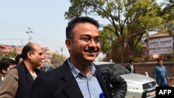 བལ་ཡུལ་གྱི་ཀན་ཏི་པུར་ཚགས་པར་གྱི་རྩོམ་སྒྲིག་པ་ཟུར་པ་སུ་དྷིར་ཤར་མས་