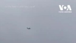 Після злету у Боїнга відпали шматки турбіни. Відео