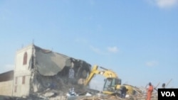 Mesquita a ser destruída