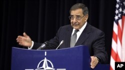 AQSh Mudofaa vaziri Leon Panetta, NATOga a'zo davlatlar mudofaa vazirlari yig'ilishi, Bryussel, Belgiya, 10-oktabr, 2012-yil.