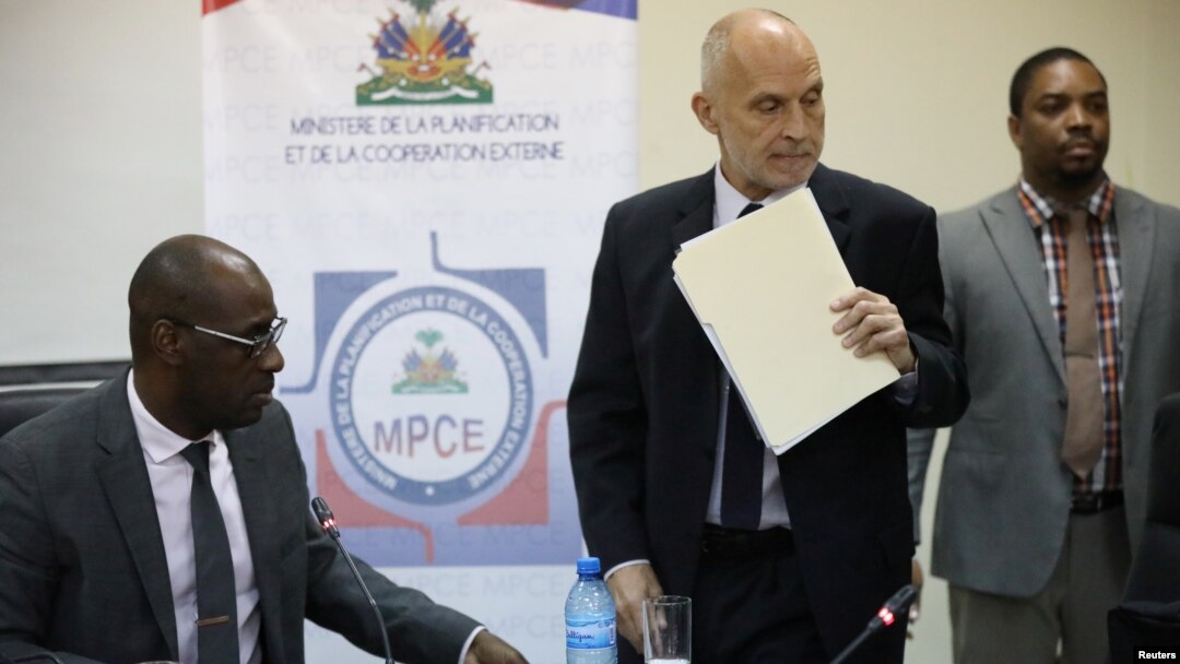 Oxfam International Regional Director for Latin America, Simon Ticehurst, meets with Haiti's Minister of Planning and External Cooperation Aviol Fleurant in Port-au-Prince, Feb. 22, 2018