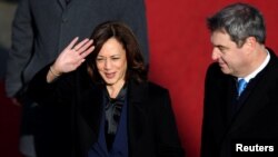 Віце-президентка США Камала Гарріс прибула до Мюнхена, 16 лютого 2023р. Фото: REUTERS/Leonhard Simon