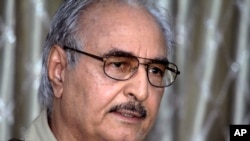General Xalifa Xafterning qo'li ostidagi jangchilar musulmon deputatlarni qidirib kirgani ma'lum.