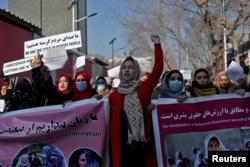Afg'on ayollari Tolibon siyosatiga qarshi namoyishda, Kobul, 28-dekabr, 2021