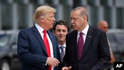 Arxiv surat. Tramp va Erdog'anning 2018-yil 11-iyulida Bryusseldagi uchrashuvi