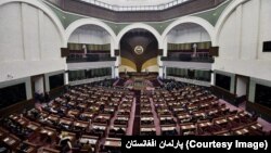 تا کنون به شمول وزیر خارجه، هفت وزیر کابینۀ افغانستان سلب صلاحیت شدند