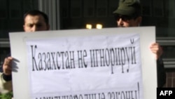 Qozog'iston o'zbek qochqinlarini vatanga qaytarmasin, deydi muhojirlar
